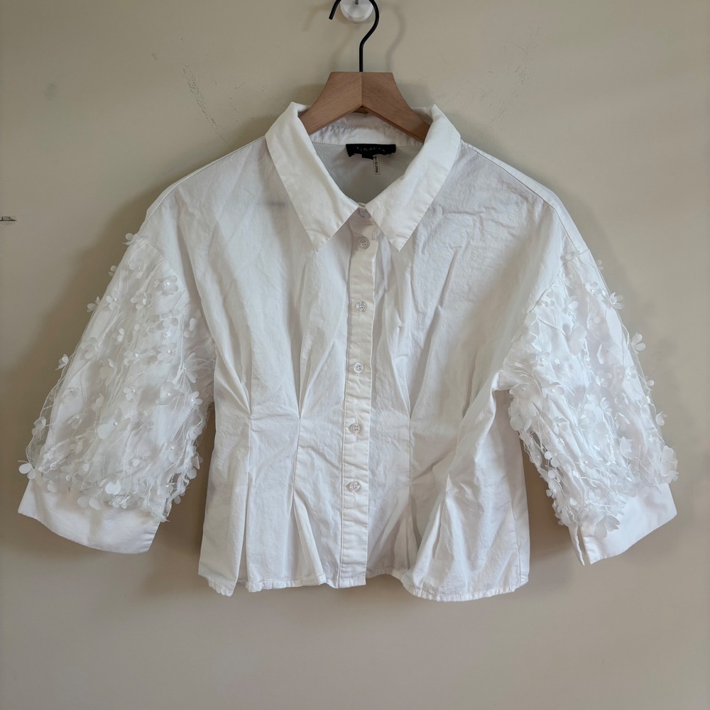 Gracia White 3D Floral Applique Mesh Sleeve Button Down Blouse Size M